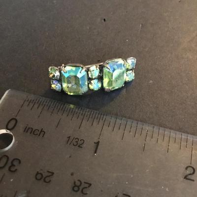 Beautiful, vintage, green, aurora borealis, Crystal bar, pin brooch