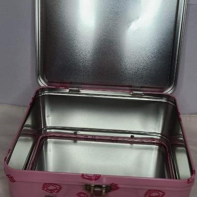 Betty Boop Pink Metal Carry Case with Heart & Kiss Print Design