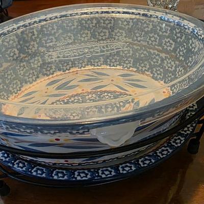 Temp-tations Old World Blue 1.5 Qt Oval Baker w/ Lid & Wire Rack – By Tara