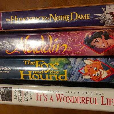 Vintage VHS Clamshell Movie Lot (4 Films) – Disney Classics & Frank Capra’s It’s a Wonderful Life – Family Collection
