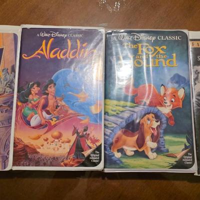 Vintage VHS Clamshell Movie Lot (4 Films) – Disney Classics & Frank Capra’s It’s a Wonderful Life – Family Collection