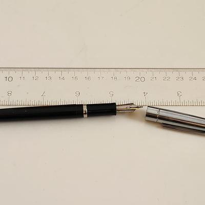 Sale Photo Thumbnail #297: This lot is for a Vintage Esterbrook Fountain Pen - #1.  In good condition.  Founded in 1858 by Richard Esterbrook in New Jersey, the Esterbrook Pen Company became the largest U.S. pen manufacturer, famous for durable, affordable fountain pens with interc