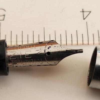 Sale Photo Thumbnail #296: This lot is for a Vintage Esterbrook Fountain Pen - #1.  In good condition.  Founded in 1858 by Richard Esterbrook in New Jersey, the Esterbrook Pen Company became the largest U.S. pen manufacturer, famous for durable, affordable fountain pens with interc