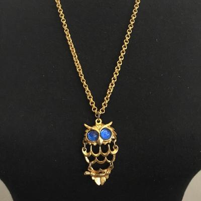 Vintage mid century, gold tone, owl pendant necklace