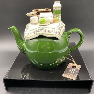 Sale Photo Thumbnail #323: Botanic garden summer picnic green Betty 
Vintage 1995
with lid 
7.25 inches x 8 inches