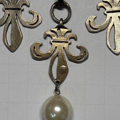 French Kande Fleur de Lis necklace & earrings