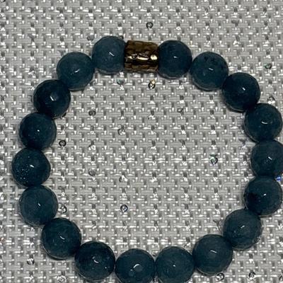 Aquamarine stone stretch bracelet with metal accent