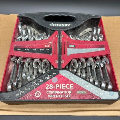 Husky 28-Piece Combination Wrench Set SAE & Metric w/ Case