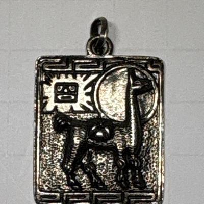 Lula ‘n’ Lee alpaca pendant