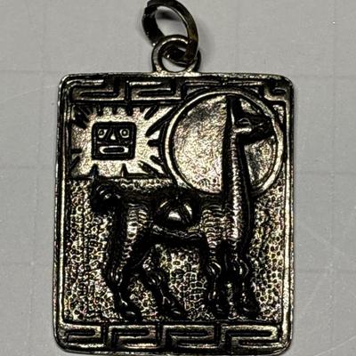 Lula ‘n’ Lee alpaca pendant