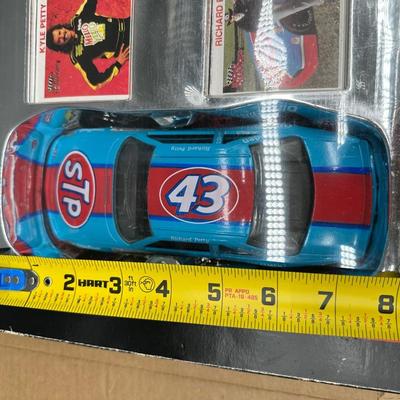 NASCAR Super Collector Set – Kyle Petty #42 & Richard Petty #43 – Racing Champions (1992)