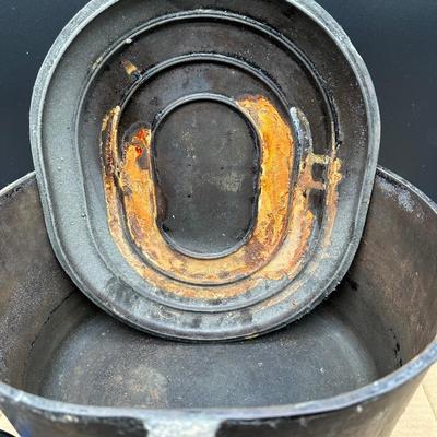 Antique Cast Iron Dutch Oven w/ Bail Handle & Lid – Campfire Cookware – Primitive