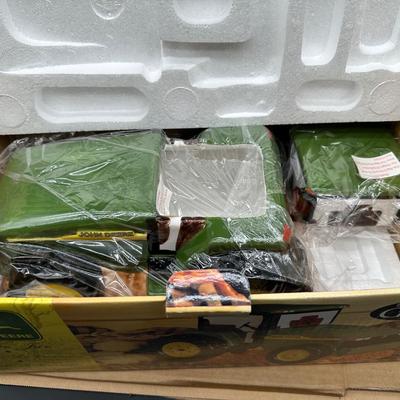 John Deere Tractor Cookie Jar – Gibson “Everyday” – New in Box