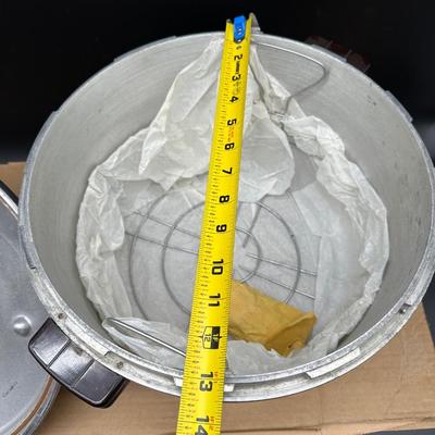 Vintage Presto Pressure Cooker / Canner – Model 7-B – 16 Quart – USA