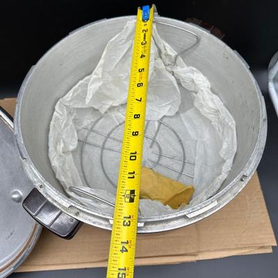 Vintage Presto Pressure Cooker / Canner – Model 7-B – 16 Quart – USA