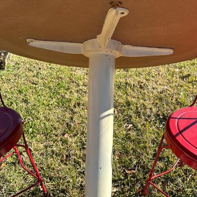 Vintage Coca-Cola Café Table w/ 4 Red Heart-Back Chairs – Retro Diner Set