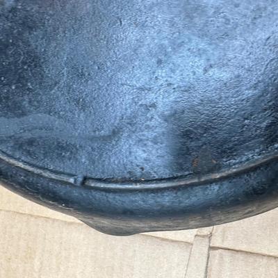 LARGE Antique Unmarked #12 Cast Iron Skillet