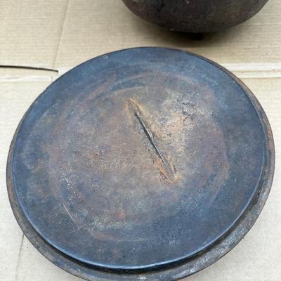 Antique P&S MF Co Cast Iron Footed Bean Pot w/ Lid & Bail Handle