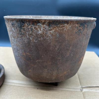 Antique P&S MF Co Cast Iron Footed Bean Pot w/ Lid & Bail Handle