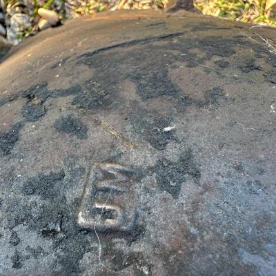 Large Antique Cast Iron 3-Leg Kettle / Camp Cauldron – #15 Marked