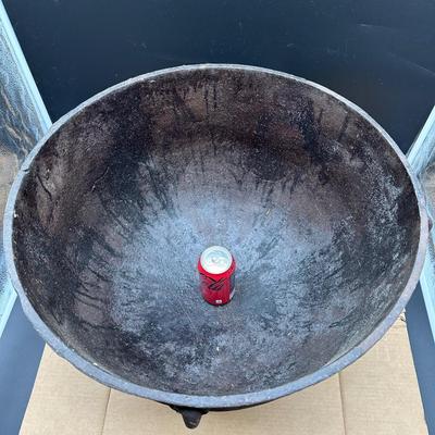 Large Antique Cast Iron 3-Leg Kettle / Camp Cauldron – #15 Marked