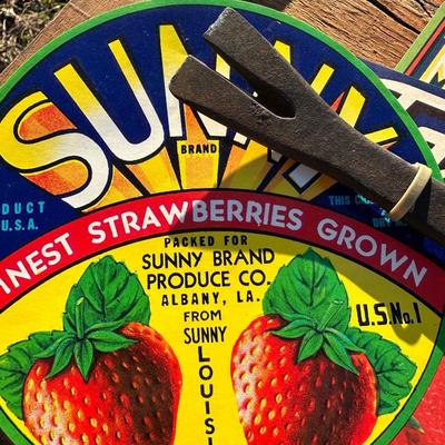 Original Louisiana Strawberry Crates w/ Labels & Crate Tool – Madisonville / Albany LA