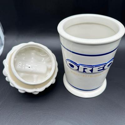 Oreo Cookie Ceramic Cookie Jar – Milk & Cookie Design – Vintage Style