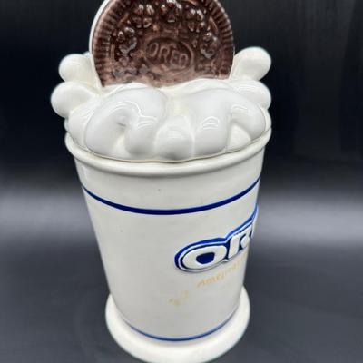 Oreo Cookie Ceramic Cookie Jar – Milk & Cookie Design – Vintage Style