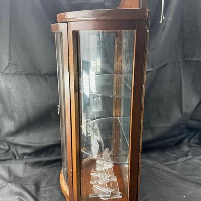 Curved glass wall or table display