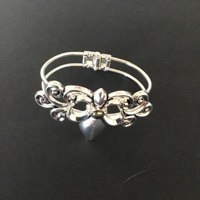 Sale Photo Thumbnail #77: Silver Tone Hinged fashion Bracelet Please see attached pictures