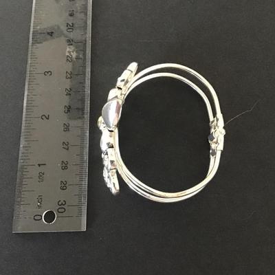 Sale Photo Thumbnail #75: Silver Tone Hinged fashion Bracelet Please see attached pictures