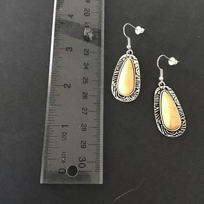 Sale Photo Thumbnail #123: Fashion Earrings please see attached pictures