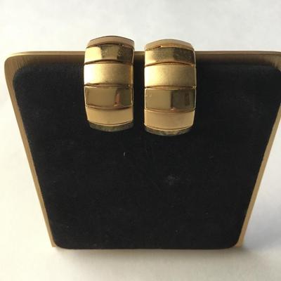 Vintage hoop ribbed earrings gold tone