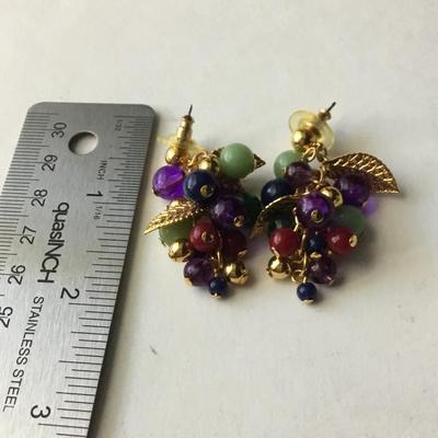 Vintage multicolor bead dangle gold tone leaf earrings