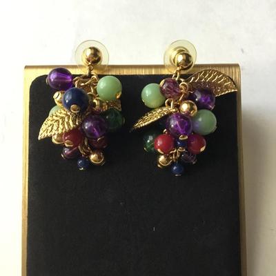 Vintage multicolor bead dangle gold tone leaf earrings