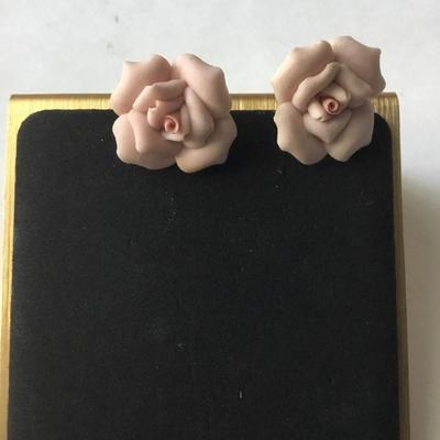 Vintage cute sculpted rose earrings
