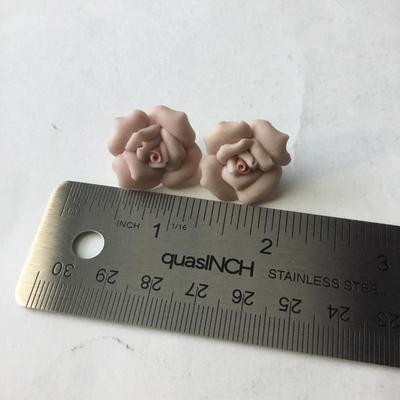 Vintage cute sculpted rose earrings