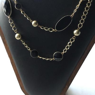 Gold tone black fashion necklace