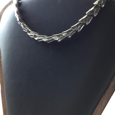 Vintage silver toned metal scale style link necklace