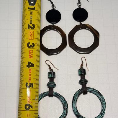 Black/tortoise shell earrings & weathered copper metal earrings