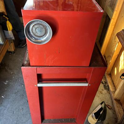 LOT 182: Craftsman Rolling Tool Chest & Tools