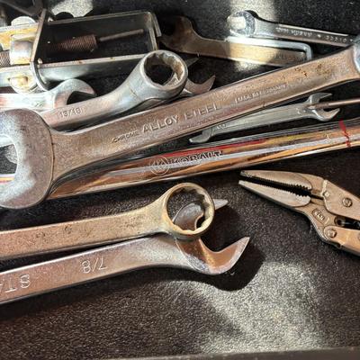 LOT 182: Craftsman Rolling Tool Chest & Tools