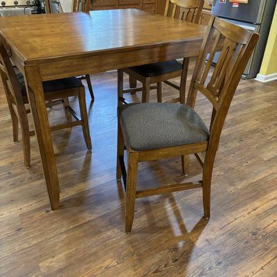 LOT 185: Pub Height Table & Chairs Set