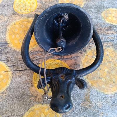 LOT 186: Cast Iron Cow Head Dinner Bell