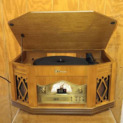 LOT 194: Emerson NR303TT 4-in-1 Heritage Home Audio System