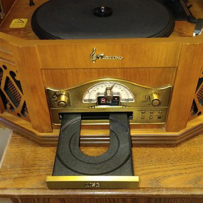 LOT 194: Emerson NR303TT 4-in-1 Heritage Home Audio System