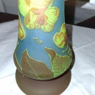 Sale Photo Thumbnail #7: Green Blue Emille Galle Romanion 1950s MCM  Reproduction Vase. Excellent Condition. An Original Galle is priced in the thousands, these high quality Reproductions gave you near Galle Quality for hundreds. Hard to find beautiful floral Art Nouveau style wi