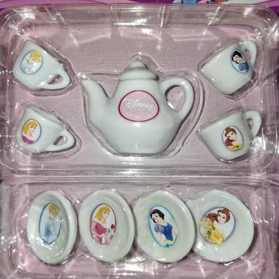 Sale Photo Thumbnail #50: 10 piece set NIB. Disney Princesses.