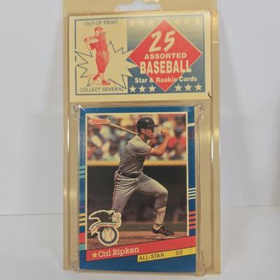 LOT 121: Various Baseball and Other Sports Cards