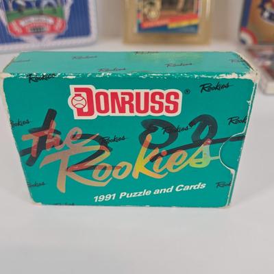 LOT 121: Various Baseball and Other Sports Cards